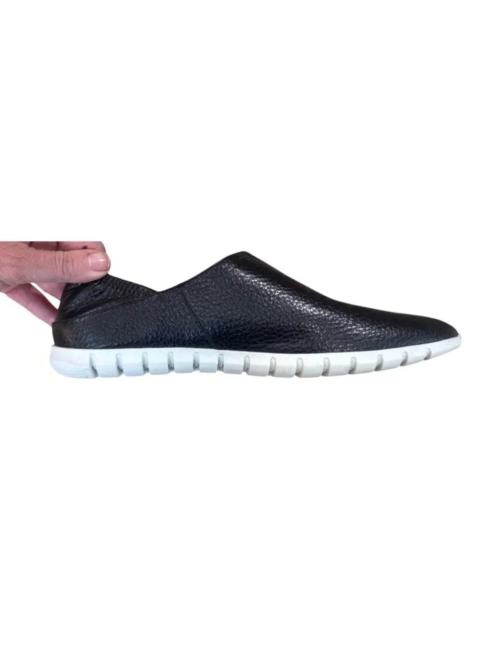 Vaneli Sport Black Leather Slip-On Shoes Athletic Sneakers Women 9N Athleisure